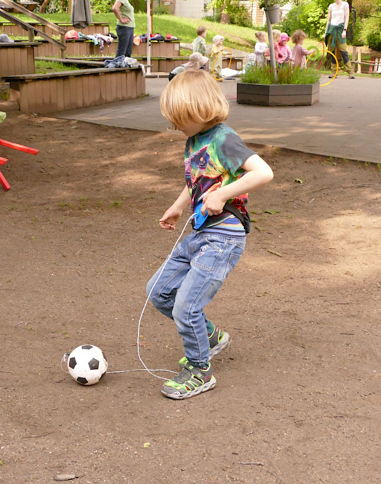 Unser neuer Fußball, der zurückkommt